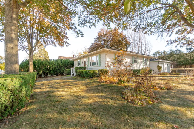 property at 1422 Parkway Ave