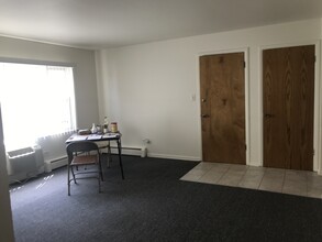 8616 47th St, Unit 1N in Lyons, IL - Building Photo - Building Photo