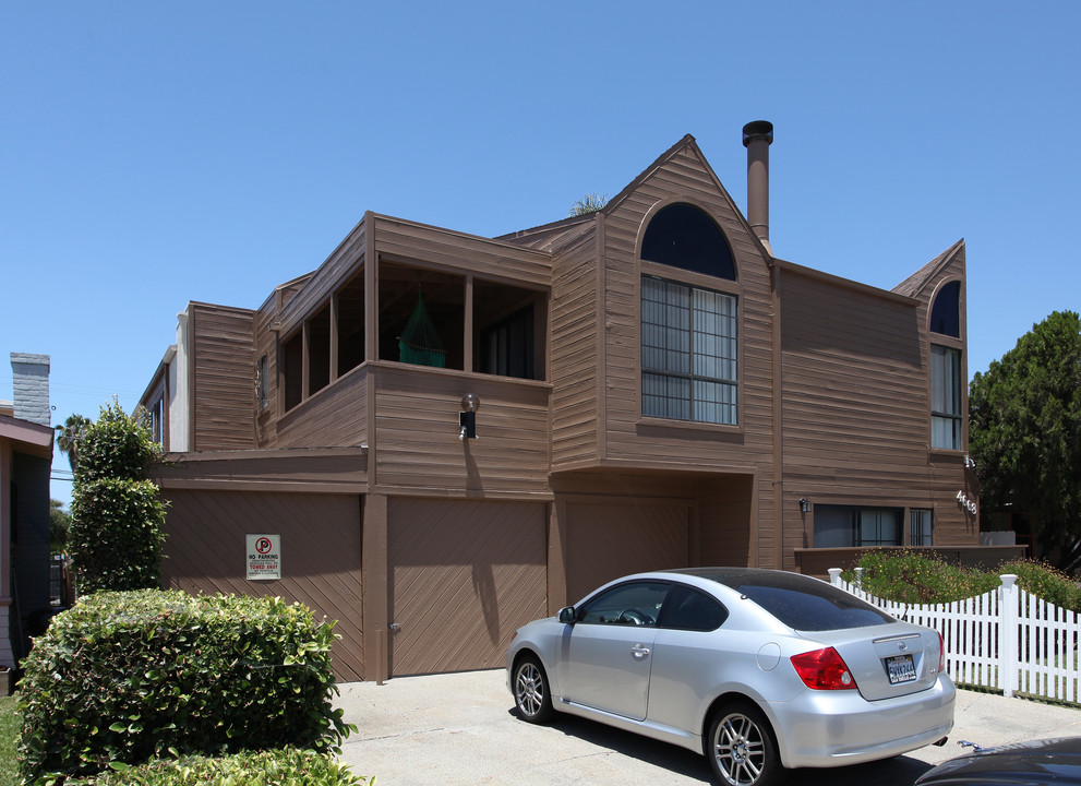 4668 Hawley Blvd in San Diego, CA - Building Photo