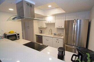 2855 Idlewild Dr in Reno, NV - Building Photo - Building Photo