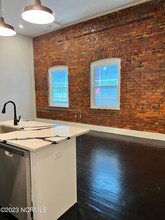 805 N 4th St-Unit -203 in Wilmington, NC - Foto de edificio - Building Photo
