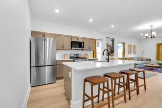 1234 E 10th St, Unit 1234 in Indianapolis, IN - Building Photo - Building Photo