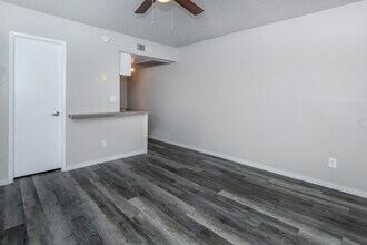 Tides on University in Mesa, AZ - Foto de edificio - Building Photo