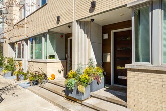 The Walnut Estates in Philadelphia, PA - Building Photo - Building Photo