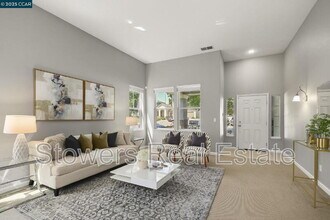 2621 Carson Way in Antioch, CA - Building Photo - Building Photo