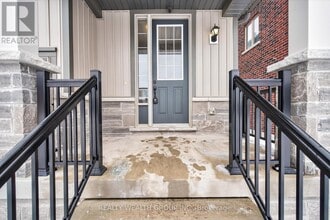 803 Griffin Trl in Peterborough, ON - Building Photo - Building Photo