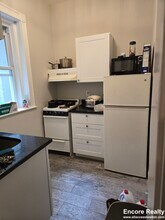 88 Linden St, Unit #7 in Boston, MA - Foto de edificio - Building Photo
