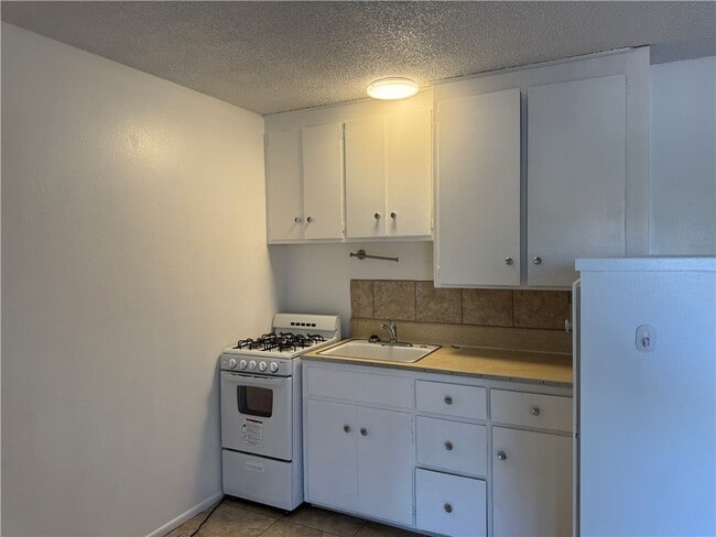 1401 Main St in Kingman, AZ - Building Photo - Building Photo