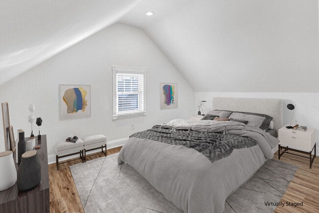 76 Crowther Ave, Unit Stunning Renovated Studio