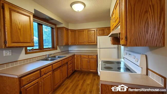 309 N Park St in Roberts, WI - Building Photo - Building Photo