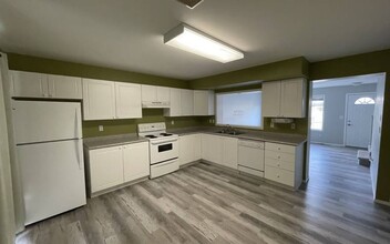 663 Beckett Cres in Saskatoon, SK - Building Photo - Building Photo