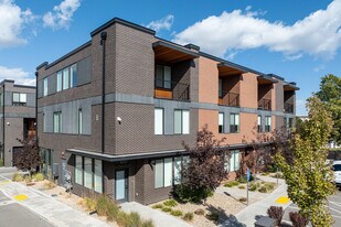 Peak Draper Townhomes in Draper, UT - Building Photo