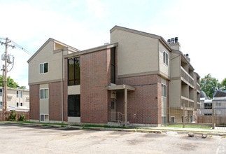 Capital Corner in Topeka, KS - Foto de edificio - Building Photo