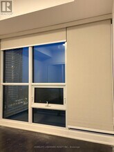 2200-2200 Lake Shore Blvd W in Toronto, ON - Building Photo - Building Photo