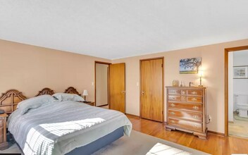 4974 Longview Ct in Murrysville, PA - Foto de edificio - Building Photo