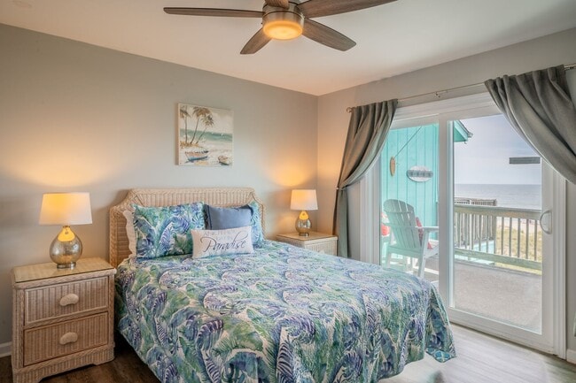 418 Carolina Beach Ave N in Carolina Beach, NC - Building Photo - Building Photo