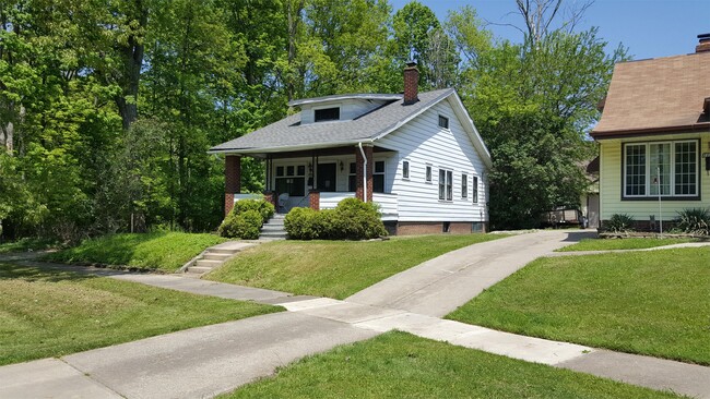 property at 11915 Andover Blvd