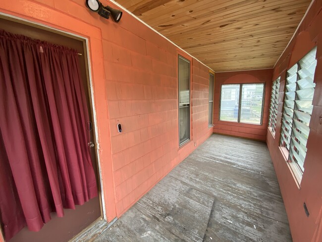 630 9th ave s, Unit 630 0.5 9TH AVE S Clinton IA 52732 - Upper in Clinton, IA - Building Photo - Building Photo