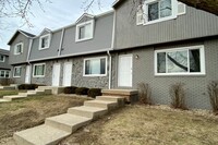 Rainbow Court Townhomes in Bloomington, IL - Foto de edificio - Building Photo