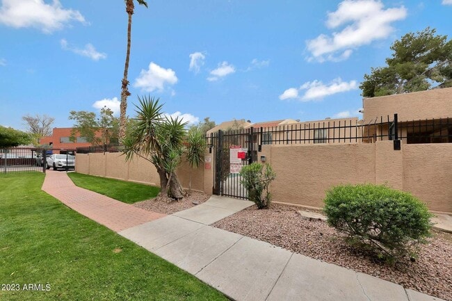 3131 W Cochise Dr in Phoenix, AZ - Building Photo - Building Photo