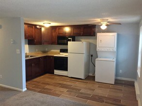 9242 Hickory St-Unit -B in Norfolk, VA - Building Photo - Building Photo