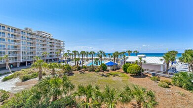 7205 Thomas Dr in Panama City Beach, FL - Building Photo - Building Photo