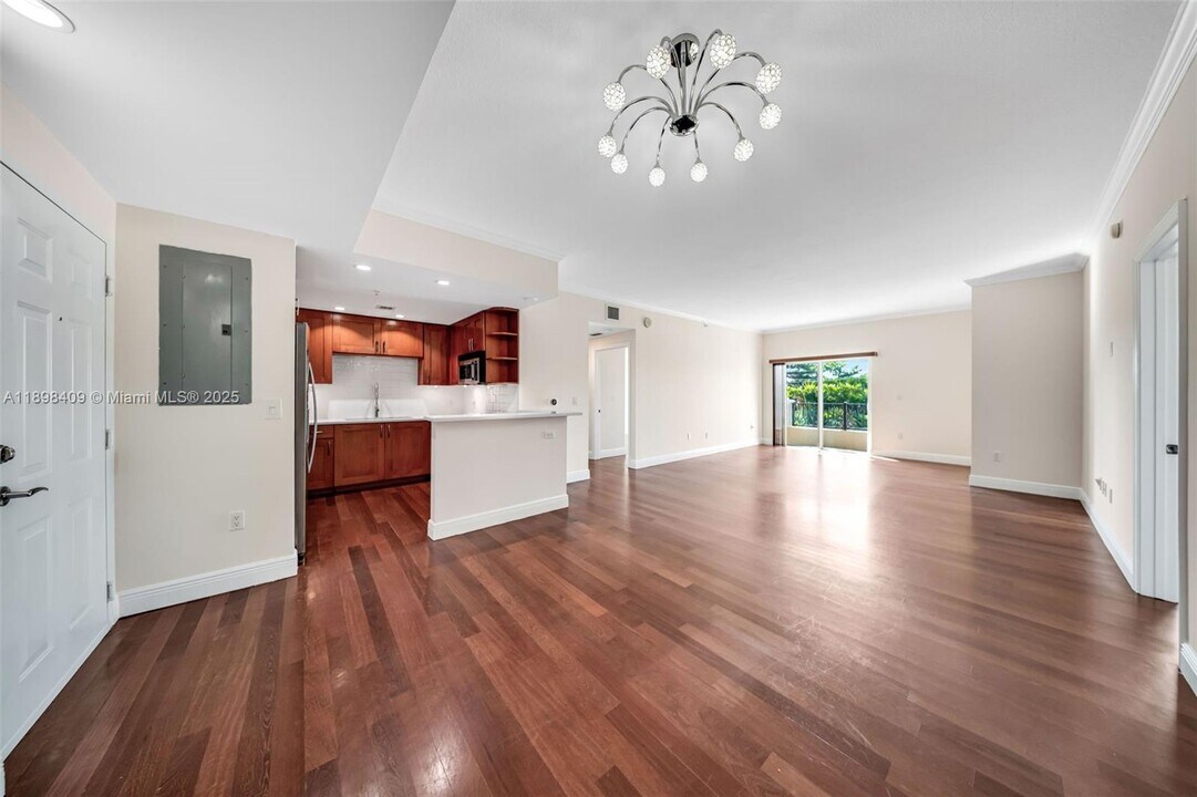 20 Calabria Ave, Unit 302 in Coral Gables, FL - Building Photo