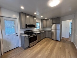 14 Chamberlain Ave in Yonkers, NY - Building Photo - Building Photo