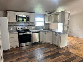 3922 Tall Cedars Cir in Granbury, TX - Foto de edificio - Building Photo