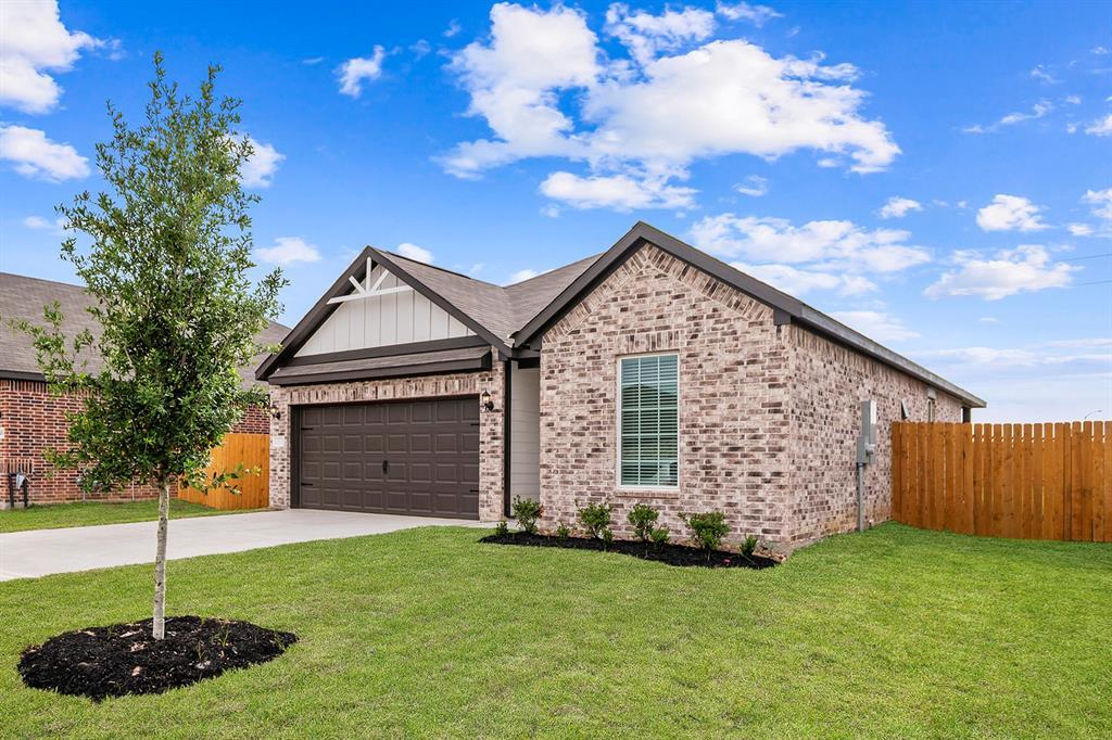400 Mystic Slopes Drive in Katy, TX - Building Photo