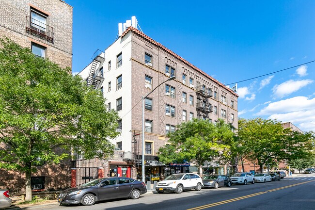 25-90 35th St in Astoria, NY - Foto de edificio - Building Photo