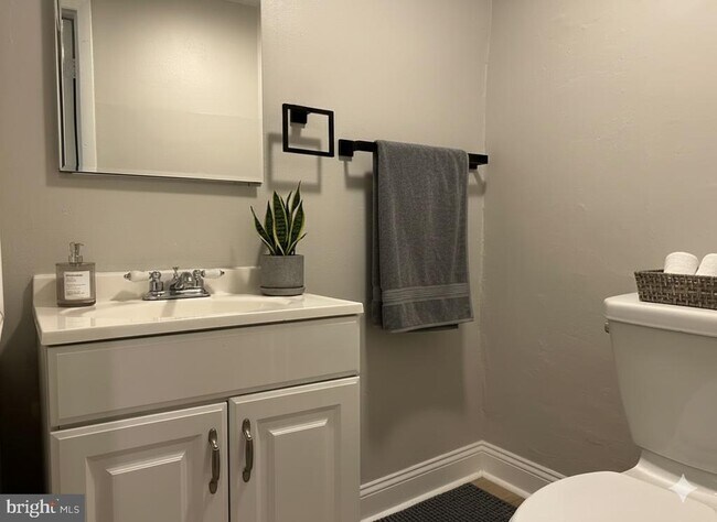 114 N 3rd St in Philadelphia, PA - Building Photo - Building Photo