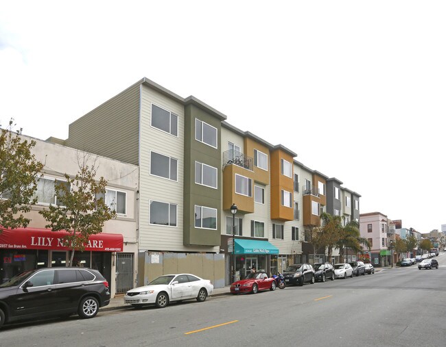 2895 San Bruno Ave in San Francisco, CA - Foto de edificio - Building Photo