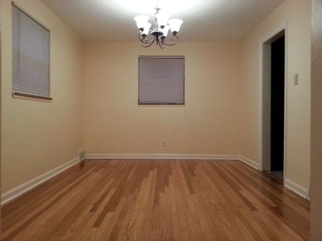 118 Mount Lebanon Blvd in Mt. Lebanon, PA - Foto de edificio - Building Photo