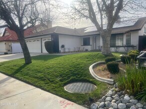 39335 Rockcliff Ct in Palmdale, CA - Building Photo - Building Photo