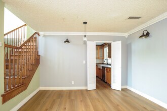 22240 Wyandotte St in Los Angeles, CA - Building Photo - Building Photo