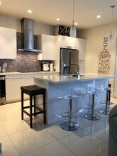 10422 NW 64th Terrace in Doral, FL - Building Photo - Building Photo