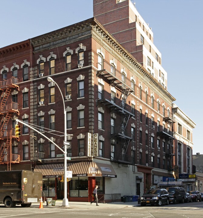175 West 107th Street in New York, NY - Foto de edificio