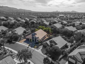 2213 Big Bar Dr in Henderson, NV - Foto de edificio - Building Photo