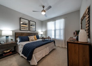Overture Cotswold 55+ Active Adult Apartment Homes in Charlotte, NC - Building Photo - Building Photo