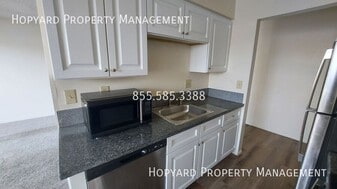 5155 Arden Way in Carmichael, CA - Building Photo