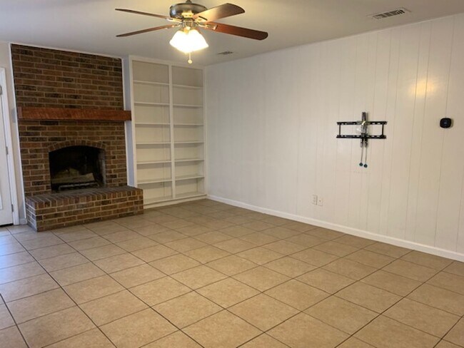 3917 Van Deman Dr in Benbrook, TX - Building Photo - Building Photo