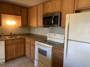 1618 Jefferson Ridge Dr in Clairton, PA - Foto de edificio - Building Photo