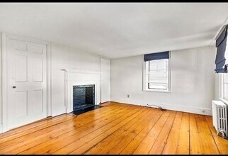 212 North St in Hingham, MA - Building Photo - Building Photo