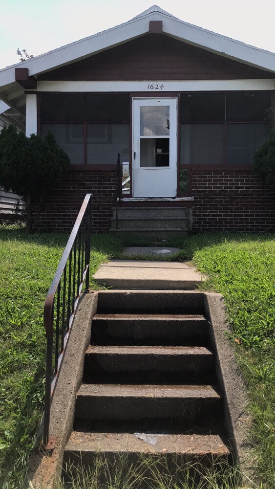 property at 1624 Kelsey Ave