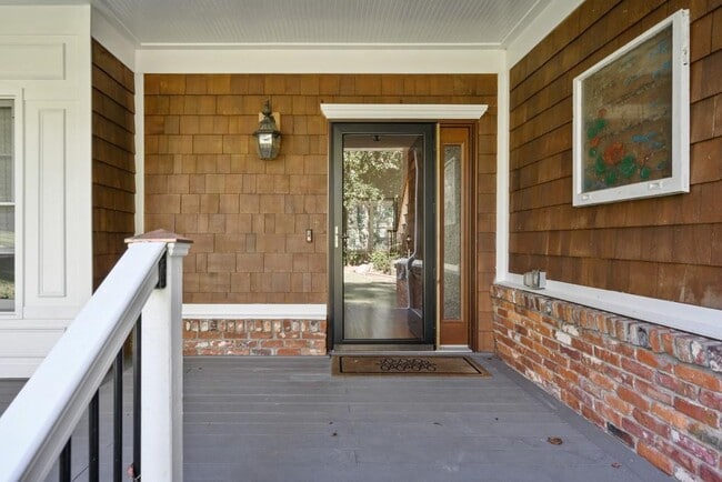 4878 Long Island Dr NE in Atlanta, GA - Building Photo - Building Photo