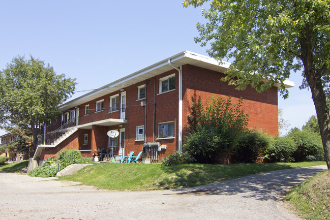 113 S 17th St in St. Charles, IL - Foto de edificio - Building Photo