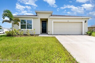 318 Hammock Rd SE in Palm Bay, FL - Building Photo