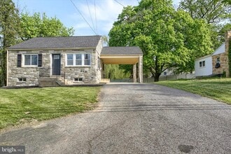 2400 Linglestown Rd in Harrisburg, PA - Building Photo - Building Photo