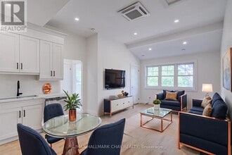 155 Mary St in Barrie, ON - Building Photo - Building Photo